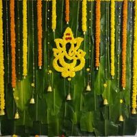 Décorations murales Art Déco traditionnelles faites à la main en tissu coloré pour la décoration intérieure et un toile de fond élégant pour les célébrations de Diwali et d'anniversaire