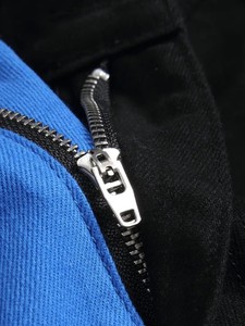 Pantalones vaqueros de bloque de Color duraderos para hombres y mujeres, Cortes rectos ajustados personalizables, OEM a granel, ropa de mezclilla cómoda de moda para todos los días - Product Image 3