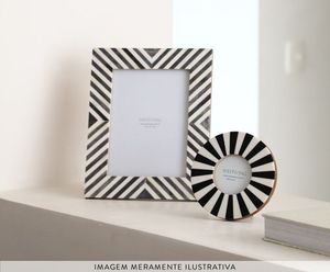 Cadre photo en corne éthiquement fait à la main avec des motifs frappants parfait pour les décorateurs qui préfèrent les détails naturels fabriqués à la main - Product Image 5