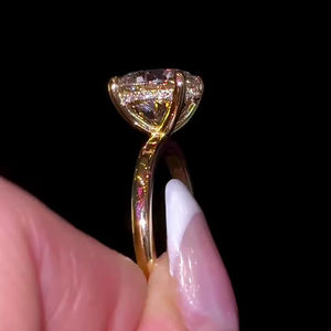 Bague de fiançailles classique solitaire en or jaune plaqué avec halo caché, pierre ronde de 10 mm, bijoux fins - Product Image 5