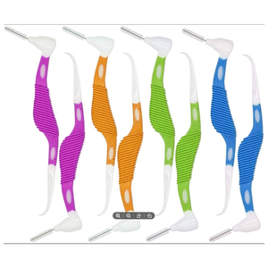 Cepillo Interdental con Mango de Bambú, Material de Plástico y Nailon para una Limpieza Dental Eficaz - Product Image 1