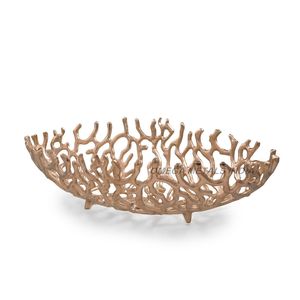 Manufacturer of Antique Gold Metal Vase with Unique Leaf Shaped Design <b>Textured</b> Artistic Finish for Stylish Indoor Home Decor - Product Image 3