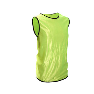 Venta directa de fábrica Camisetas y tops Baberos Entrenamiento de fútbol Equipo deportivo personalizado Práctica Entrenamiento Camiseta de fútbol con babero reversible - Product Image 1