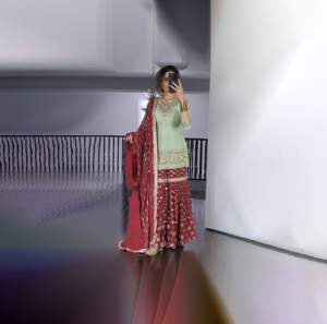 เสื้อผ้าชนเผ่าอินเดียนชุดสูทแนวปาลาซโซชุดปาร์ตี้ปักลาย - Product Image 1