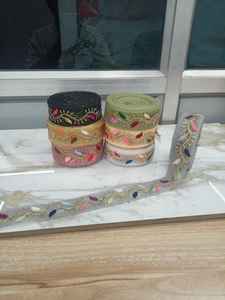 Tissu en dentelle brodée décoratif pour la confection de vêtements, tissu en dentelle brodée tendance pour les tenues de fête et d'événements - Product Image 4