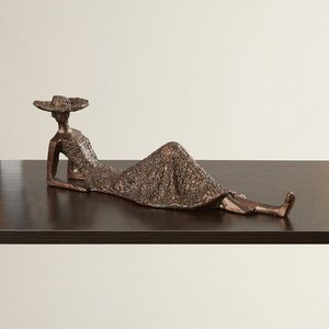 Elegante tendencia nueva vaquera decorativa posando escultura de metal pieza de aluminio para interiores elegantes hechos a mano y detalles artesanales - Product Image 6