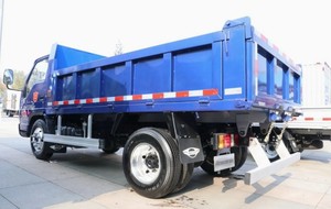 Camión Volquete Ligero Foton Forland Tornado 4.4C (4x2) con Volante a la Izquierda, Motor Cummins de 3.8L y Capacidad de Caja Volquete de 4 CBM - Product Image 4