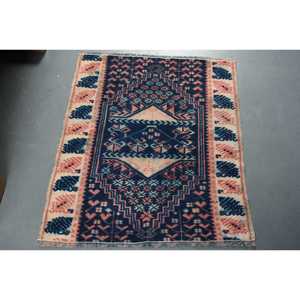 Petit tapis turc de 2,4 x 2,8 pieds, tapis persan vintage bleu et rouge en laine - Product Image 1