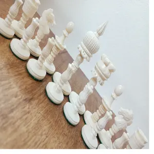 قطع شطرنج تقليدية مصممة يدويًا مناسبة للاستخدام مع أي لوحة شطرنج أو مع أي لعبة شطرنج مثالية لإعادة البيع