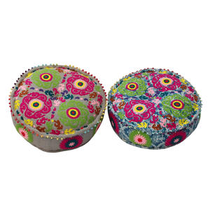 Puf otomano redondo grande de estilo de arte moderno hecho a mano indio de lujo bordado para uso decorativo - Product Image 1