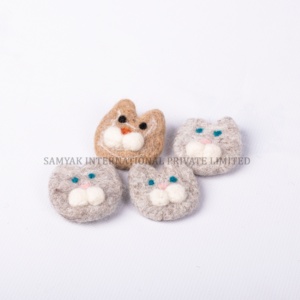 Conception de visage de chat Broche en feutre Décorations fantaisie Accessoires bijoux faits à la main en laine mérinos - Product Image 6