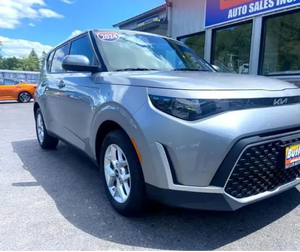 Auto Usado en Buen Estado, Soul-LX Hatchback 2024 Disponible para la Venta, 5 Asientos, Faros LED, Neumáticos R17, Volante a la Izquierda - Product Image 1