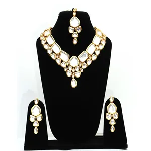Collier de luxe Meenakari Kundan avec zircon plaqué or pour mariage et soirée, ensembles de bijoux de mariée raffinés - Product Image 1