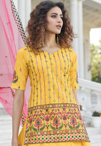 2025 diseño de calidad de éxito Lehenga Choli con bordado de encaje elegante colección de diseñador indio Dupatta - Product Image 3