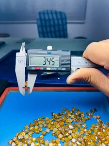 Diamante Suelto Sintético de Laboratorio Amarillo de Alta Calidad, Forma Cuadrada, Método HPHT, Diamantes Industriales Soham, VS1-VS2, Dureza Mono 10 - Product Image 5