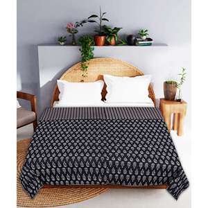 Manta de Cama Doble Negra de Algodón 240 TC con Estampado Floral Hecho a Mano SHKR1014 - Product Image 1