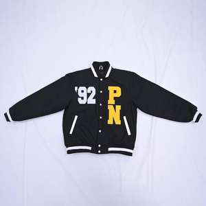 Chaquetas Bomber Universitarias Vintage Personalizadas OEM Unisex de Invierno con Cuello Alto y Parches Bordados Frontales, Transpirables, Estilo Béisbol - Product Image 3