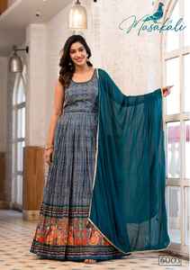 ชุดเดรสผ้าไหมลายโดลาผ้าไหมแท้ดีไซน์ใหม่ล่าสุด - Product Image 3