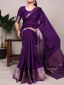 Magnifique sari chinon auto-imprimé avec travail de tissage zari en soie - vente en gros - Product Image 6