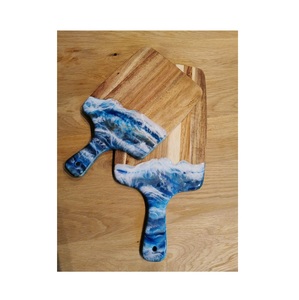 เขียงทำจากไม้และเรซินที่ทำด้วยมืออันหรูหราพร้อมดีไซน์แนวแอบสแตรกต์สำหรับจัดแสดงในห้องครัว - Product Image 5