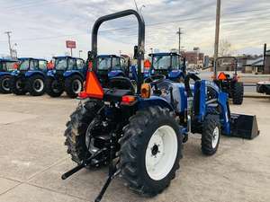 Tracteur New-Holland Workmaster 35 d'origine avec chargeur - Product Image 4