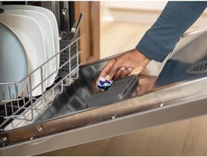 Detergente para Lavavajillas Cascade Platinum Plus, Aroma Fresco, 82 Unidades con 24 Adicionales - 106 Unidades - Product Image 3