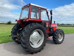 รถแทรกเตอร์ฟาร์ม Massey Ferguson MF290 มือสอง 80 แรงม้า ขับเคลื่อน 4 ล้อ ระบบเกียร์แบบเฟือง  ชิ้นส่วนหลัก เครื่องยนต์และเกียร์บ็อกซ์ - Product Image 5