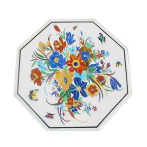 Table basse incrustée de marbre avec un design incrusté exquis Plateau en marbre fabriqué à la main pour les meubles de maison disponibles à la vente - Product Image 2