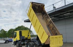 รถดัมพ์ Ive-co ปี 2010 รุ่น uro 5 กำลัง 451-500 แรงม้า ระบบขับเคลื่อน 8x4 เครื่องยนต์ดีเซล พร้อมถังบรรทุกขนาด 26.840 มม. และความจุบรรทุก 31-40 ตัน - Product Image 3