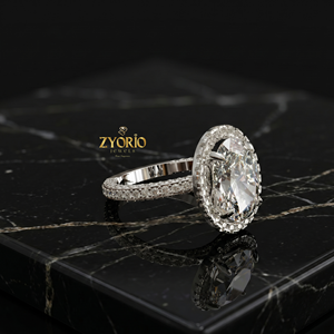 แหวนหมั้นเพชรทรงรีโอวัล 14K ทองคำ ประดับเพชรแบบพาเว่ ดีไซน์หรูหราสำหรับผู้หญิง - Product Image 6