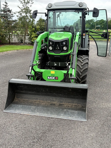 รถแทรกเตอร์ขนาดเล็ก Deutz Fahr พร้อมที่ตักด้านหน้า เหมาะสำหรับฟาร์มขนาดเล็ก ที่ดิน และการบำรุงรักษาทรัพย์สิน รถแทรกเตอร์ขนาดเล็กแบบมีล้อ - Product Image 2