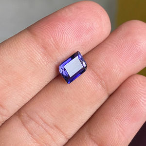 Iolite พลอยรูปสี่เหลี่ยมจัตุรัสตัดหินธรรมชาติหิน September birthstone เครื่องประดับทำด้วยมือพลอยสี่เหลี่ยมเหลี่ยมเพชรพลอยสีฟ้า iolite - Product Image 1