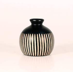 1pc Petit Vase en Bois Naturel Sculpté à la Main à Rayures Vases en Bois Décoration de Table pour Bureau Maison Salon 3.9X3.9 inch - Product Image 5