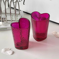 Marteau à pointe d'onde à bande verticale rouge rose Chope à bière Verre à liqueur sans poignée Verres à cœur Verre à boire