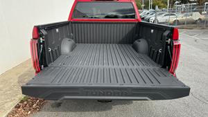 Toyota Tundra 2022 Edición 1794, Cabina Doble, 4x4, Motor V6 Biturbo de 3.5L, Camioneta con Tracción en las Cuatro Ruedas - Product Image 5