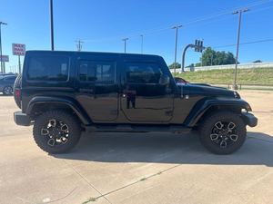 รถจี๊ปแรงเลอร์ JK อันลิมิเต็ด อัลติทูด ปี 2018 สภาพดี รถ SUV ขับเคลื่อน 4 ล้อ สีดำ เกียร์สมรรถนะสูง 5 สปีด เครื่องยนต์ 285 แรงม้า - Product Image 5