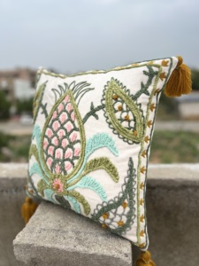 Fundas de almohada de lino bordadas florales de 45x45 cm sostenibles decorativas de alta calidad al mejor precio para la decoración del hogar - Product Image 3