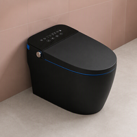 Toilette intelligente avancée avec désodorisation automatique et nettoyage automatique des buses pour salle de bain moderne