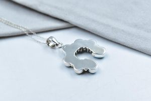 สร้อยคอทำมือขนาด 18 นิ้ว ปรับได้ พร้อมจี้โมฮาวีเทอร์ควอยซ์ประดับขอบด้วยโรเดียมและทองคำ บนตัวเรือนเงินแท้ เหมาะสำหรับทั้งชายและหญิง - Product Image 2