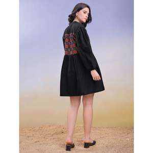 เดรสแขนพองคอวีสีล้วนสำหรับผู้หญิง, เดรสสไตล์ตะวันตกยาวมินิลำลอง - Product Image 4