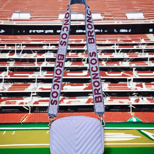 Hotty Toddy Gameday Ole Miss Pride, correa de monedero hecha a mano con cuentas, accesorio de forma larga para fanáticos de los rebeldes en el día del juego - Product Image 1