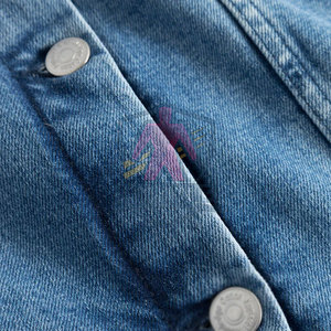 Chaqueta de Mezclilla Ligera para Hombre, Invierno, Cómoda, Fácil de Usar, 100% Algodón, Secado Rápido y Transpirable, Logotipo Frontal - Product Image 4