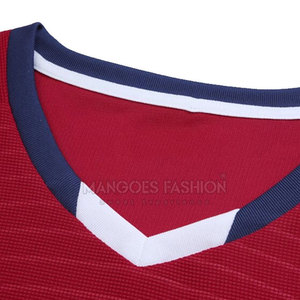 Uniforme de football de qualité supérieure le plus vendu-Ensemble de maillots de sport de couleur unie de nouveau style pour hommes et femmes-Léger - Product Image 2