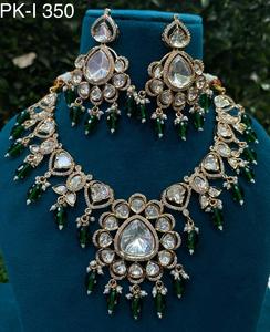 Ensemble collier et boucles d'oreilles Kundan à la mode bijoux de mariée exquis avec diamants américains pour les mariages indiens - Product Image 1