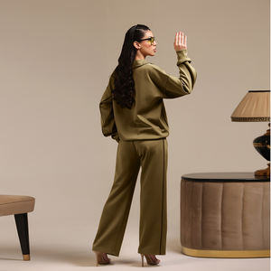 Ensemble de survêtement pour femmes, coupe décontractée, style urbain, confort esthétique, tricot structuré, conçu par Wida Sports - Product Image 5