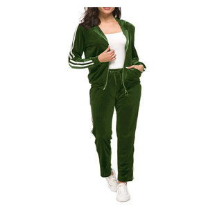 Conjunto de dos piezas de terciopelo con logotipo personalizado Ropa de mujer Top Sudadera con capucha Pantalones Conjunto de jogging Conjuntos de chándal de terciopelo de otoño para mujer - Product Image 5