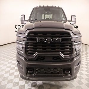 CAMIONETA TRADESMAN 2500 2025 USADA RECIENTEMENTE, TRANSMISIÓN AUTOMÁTICA DE 8 VELOCIDADES, MOTOR V8 DE 405 HP - Product Image 1