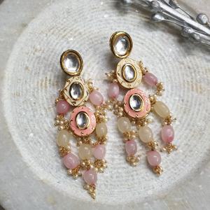 Pendientes de cuentas de Kundan chapados en oro con piedra Rosa melocotón Pendientes de cuentas de Piedra Rosa melocotón Material principal Aleación de zinc - Product Image 1