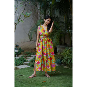 Robe d'été à taille empire à motif floral avec ceinture assortie, robe décontractée respirante pour la journée - Product Image 4