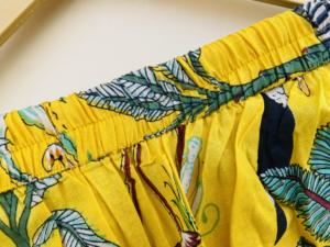 Vestido de noche de mujer con Estampado de jungla amarilla con bloque de mano lleno de sueño cómodo en este 3 piezas de ropa de noche 100% algodón - Product Image 4